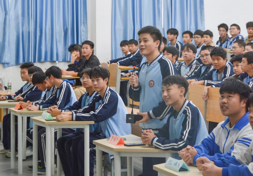 旋转 eacb81bce727e2829566f0750a7162a.bmp