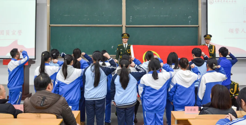 旋转 927e5e34a6bb40760d631a9ba838dea.bmp